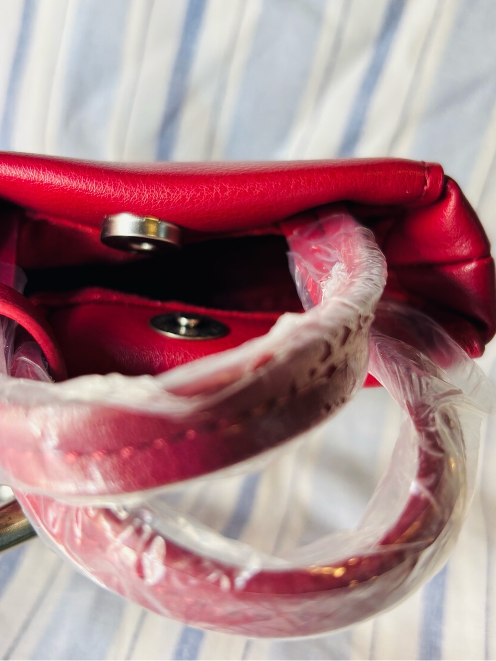 Steve Madden Red Mini Tote Keychain - Picture 6 of 7